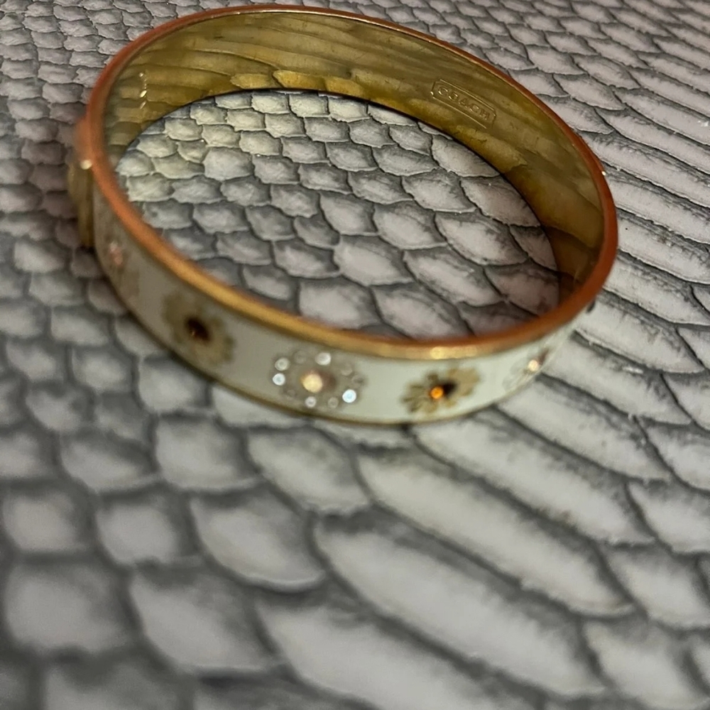BEAUTIFUL UNIQUE COACH BRACLET CUFF - Picture 3 of 4